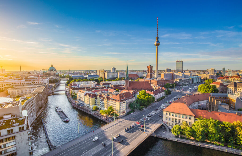 Skyline von Berlin mit Fernsehturm – Trauringe Berlin online kaufen